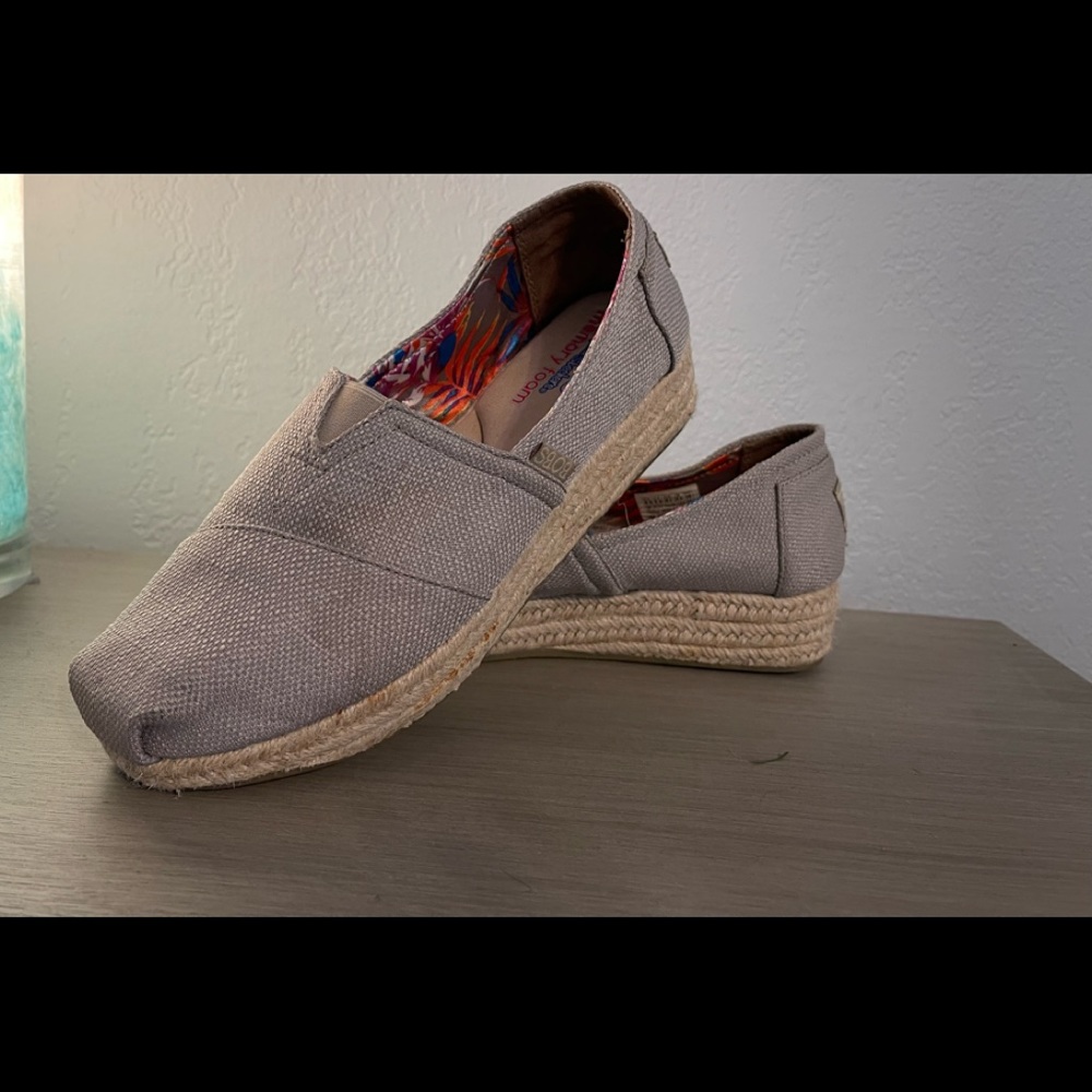 BOBS for Skechers - Size 8.5 - Khaki/Gray